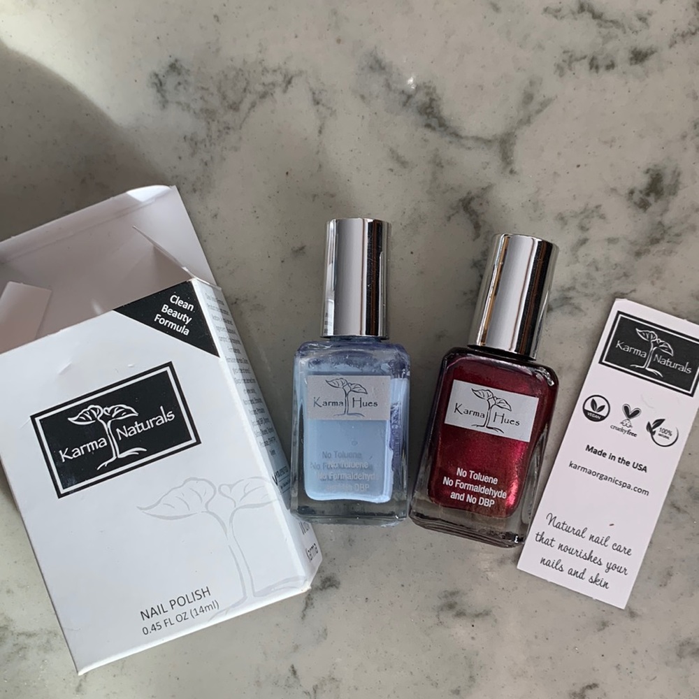 Karma Naturals Clean Beauty/varnish nail polish set (snowflake and soirée red)